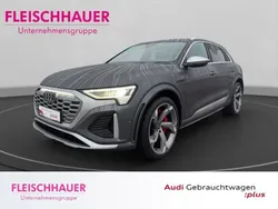 Grau Gebraucht 2024 Audi SQ8 e-tron Comfort SUV | 73.990 € (Guter Preis)