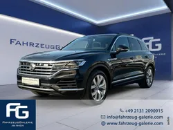 Deep black perleffekt Gebraucht 2019 VW Touareg Atmosphere SUV | 35.550 € (Fairer Preis)