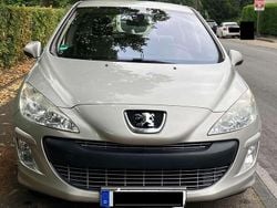 Silber Gebraucht 2008 Peugeot 308 Limousine | 3.200 € (Fairer Preis)