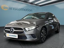 Grau Gebraucht 2021 Mercedes A250 Kleinwagen | 26.399 € (Fairer Preis)
