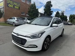 Weiß Gebraucht 2015 Hyundai i20 Kleinwagen | 5.990 € (Guter Preis)