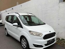Weiß Gebraucht 2014 Ford Tourneo Courier Van / Kleinbus | 7.500 €
