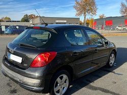 Schwarz Gebraucht 2009 Peugeot 207 Limousine | 2.200 € (Fairer Preis)