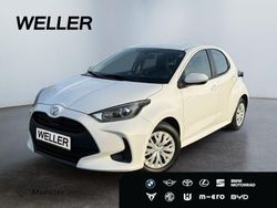 Weiß Gebraucht 2022 Toyota Yaris Basis Limousine | 12.980 € (Fairer Preis)