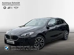 Saphirschwarz Gebraucht 2024 BMW 118 Sport Line Kleinwagen | 32.330 € (Etwas zu teuer)