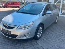 Grau Gebraucht 2012 Opel Astra S Kombi | 2.290 € (Guter Preis)