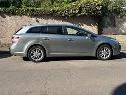 Silber Gebraucht 2011 Toyota Avensis Kombi | 6.555 €