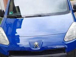 Blau Gebraucht 2014 Peugeot Partner Comfort Van / Kleinbus | 4.750 € (Guter Preis)