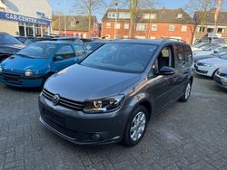 Grau Gebraucht 2012 VW Touran Style Van / Kleinbus | 9.999 € (Etwas zu teuer)