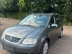 Grau Gebraucht 2004 VW Touran Van / Kleinbus | 1.399 € (Guter Preis)