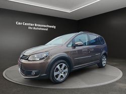 Braun Gebraucht 2011 VW Touran Cross Van / Kleinbus | 11.999 € (Teuer)