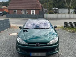 Grün Gebraucht 2004 Peugeot 206 CC Roland Garros Cabrio | 1.200 € (Guter Preis)