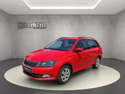 Rot Gebraucht 2015 Skoda Fabia Ambition Kombi | 10.990 € (Fairer Preis)