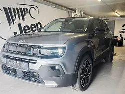 Grau Gebraucht 2023 Jeep Avenger EV Summit SUV | 26.399 € (Fairer Preis)