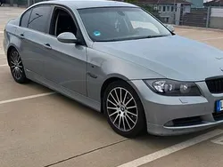Grau Gebraucht 2006 BMW 320 Limousine | 4.500 €