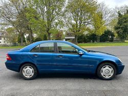 Blau Gebraucht 2003 Mercedes C180 Limousine | 1.500 € (Fairer Preis)