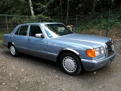 Blau Gebraucht 1986 Mercedes E300 Limousine | 4.900 €
