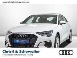 Weiß Gebraucht 2023 Audi A3 Sportback Limousine | 23.347 € (Superpreis)