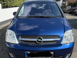 Blau Gebraucht 2004 Opel Meriva Van / Kleinbus | 2.650 € (Fairer Preis)