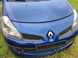 Blau Gebraucht 2005 Renault Clio II Kleinwagen | 300 €