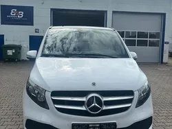 Weiß Gebraucht 2022 Mercedes V220 Van / Kleinbus | 30.940 € (Guter Preis)