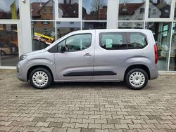 Quarz grau Gebraucht 2024 Opel Combo Life Basis Van / Kleinbus | 29.980 €