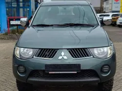 Grün Gebraucht 2010 Mitsubishi L200 Abholung | 14.990 €