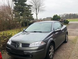 Grau Gebraucht 2004 Renault Mégane GrandTour Kombi | 2.000 € (Fairer Preis)