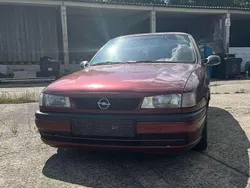 Rot Gebraucht 1993 Opel Vectra Limousine | 2.250 €