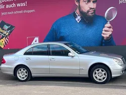 Silber Gebraucht 2002 Mercedes E200 Classic Limousine | 5.000 €
