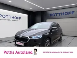 Schwarz Gebraucht 2022 Skoda Fabia Tour Limousine | 17.922 € (Fairer Preis)