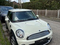 Weiß Gebraucht 2012 Mini ONE Kleinwagen | 5.900 € (Etwas zu teuer)