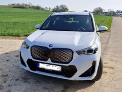 Weiß Gebraucht 2024 BMW iX1 M Sport SUV | 47.600 € (Fairer Preis)