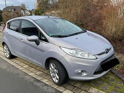 Grau Gebraucht 2012 Ford Fiesta Titanium Kleinwagen | 5.500 € (Fairer Preis)