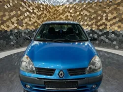 Blau Gebraucht 2003 Renault Clio II Dynamique Limousine | 2.999 € (Etwas zu teuer)
