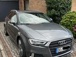 Grau Gebraucht 2019 Audi A3 Sportback Sport Limousine | 17.900 € (Guter Preis)