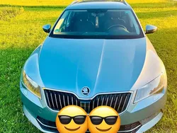 Grau Gebraucht 2017 Skoda Superb Kombi | 11.490 € (Fairer Preis)