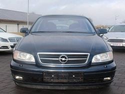 Blau Gebraucht 2001 Opel Omega Limousine | 3.990 € (Teuer)