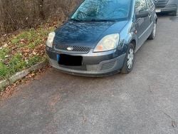 Grau Gebraucht 2006 Ford Fiesta Kleinwagen | 200 € (Superpreis)