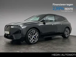 Grau Gebraucht 2021 BMW iX Executive SUV | 49.880 € (Fairer Preis)