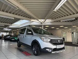 Grau Gebraucht 2018 Dacia Dokker Celebration Van | 11.950 € (Fairer Preis)