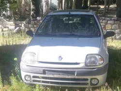Silber Gebraucht 1998 Renault Clio II Kleinwagen | 240 €