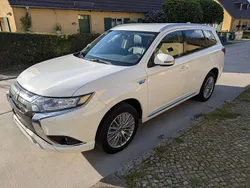 Weiß Gebraucht 2019 Mitsubishi Outlander P-HEV SUV | 17.900 € (Guter Preis)