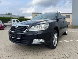 Schwarz Gebraucht 2013 Skoda Octavia Ambition Kombi | 4.950 € (Superpreis)