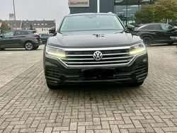 Schwarz Gebraucht 2019 VW Touareg SUV | 41.999 € (Etwas zu teuer)