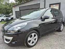 Schwarz Gebraucht 2010 Renault Scénic III Dynamique Van / Kleinbus | 4.990 € (Guter Preis)
