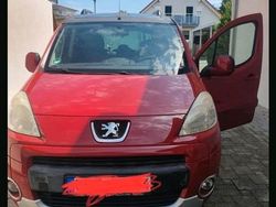Rot Gebraucht 2011 Peugeot Partner Van | 5.200 € (Fairer Preis)