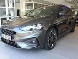 Grau Gebraucht 2020 Ford Focus ST-Line X Limousine | 19.790 € (Fairer Preis)