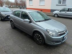 Grau Gebraucht 2006 Opel Astra Limousine | 1.850 € (Fairer Preis)