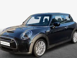 Schwarz Gebraucht 2023 Mini Cooper SE Kleinwagen | 28.750 € (Teuer)